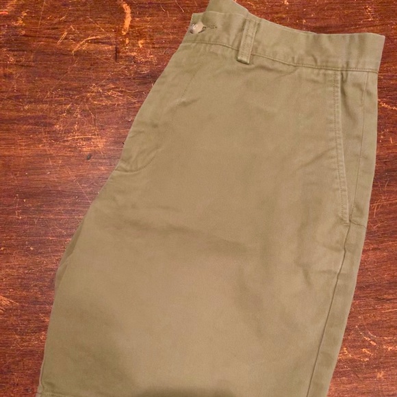 Polo Ralph Lauren Army Green Khaki shorts - 32” - Picture 3 of 4